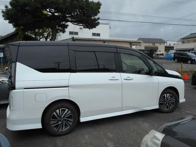 Nissan SERENA HIGHWAY STAR V 2023 — миниатюра 3