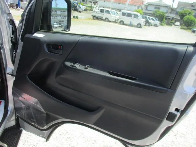 Toyota HIACE VAN LONG DX GL PACKAGE 2023 — миниатюра 4