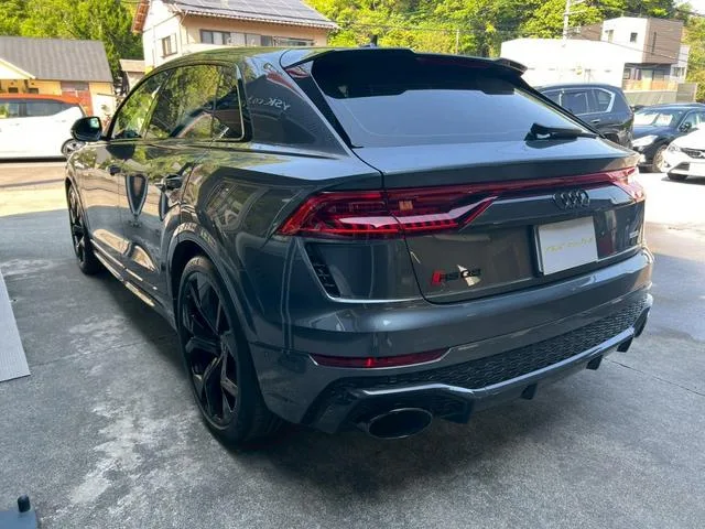 Audi RS Q8 2023 — миниатюра 2
