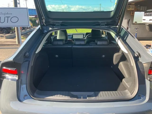 Toyota Prius Z 2023 — миниатюра 4