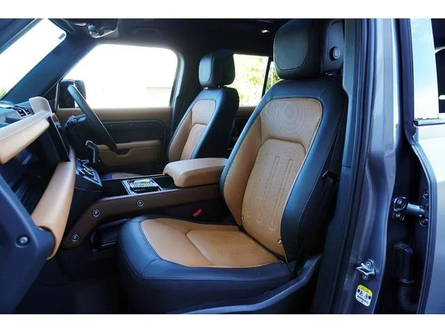 Land Rover Defender 110X D300 2023 — миниатюра 4