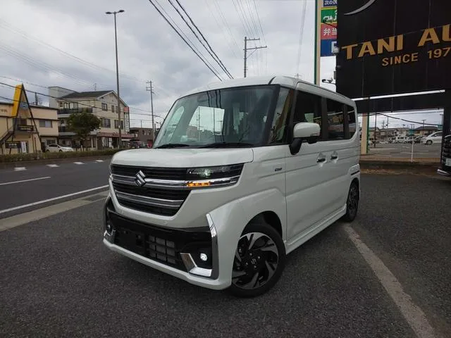 Suzuki SPACIA CUSTOM HYBRID XS 2023 — фото 1, купить с доставкой в Москву
