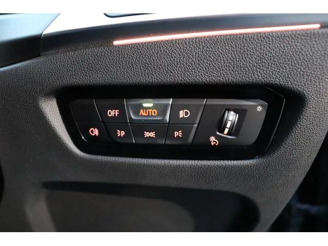 BMW 3 Series 318i M-SPORT 2023 — миниатюра 5