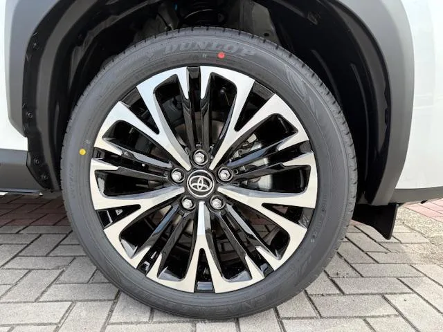 Toyota YARIS CROSS HYBRID Z 2026 — миниатюра 5