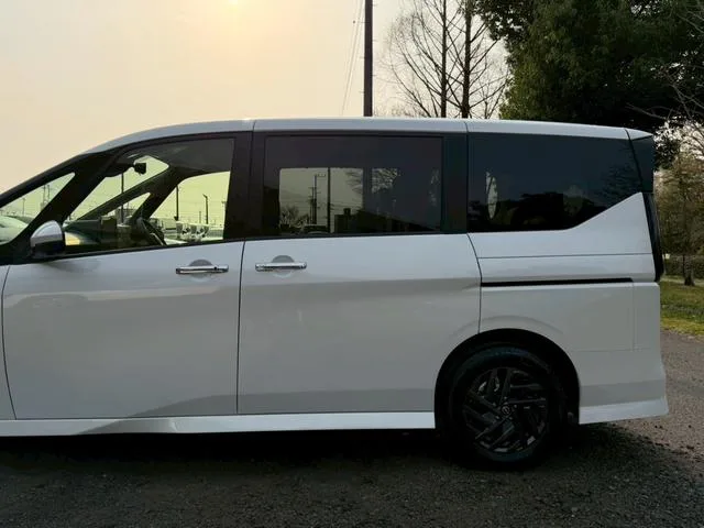 Nissan SERENA E-POWER HIGHWAY STAR V 2026 — миниатюра 3