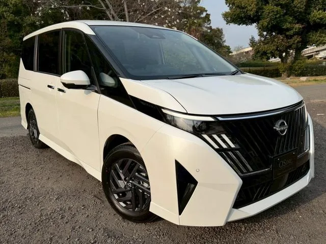 Nissan SERENA E-POWER HIGHWAY STAR V 2026 — миниатюра 4