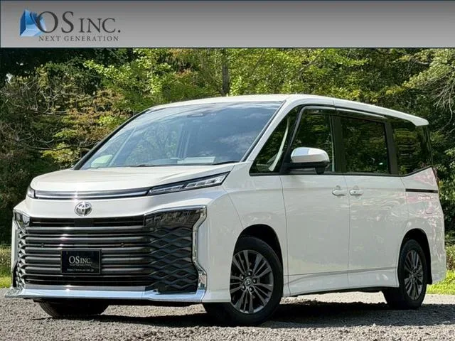 Toyota VOXY S-G 2023 — фото 1, купить с доставкой в Москву