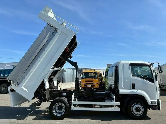 Isuzu FORWARD 2023 — миниатюра 5