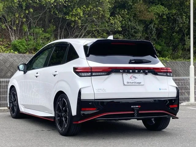 Nissan AURA NISMO 2022 — миниатюра 2