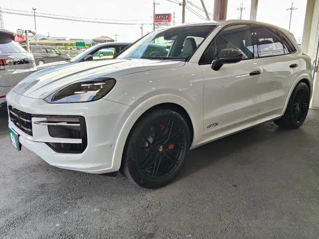 Porsche Cayenne GTS 2026 — миниатюра 2