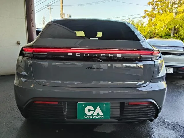 Porsche Macan Electric MACAN 2026 — миниатюра 2