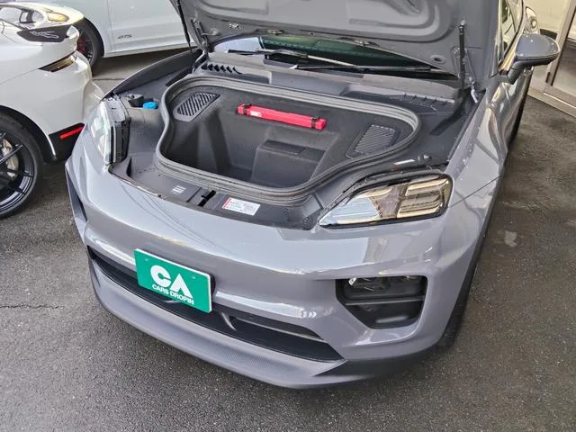 Porsche Macan Electric MACAN 2026 — миниатюра 4