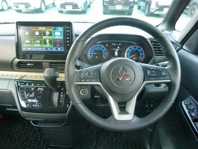 Mitsubishi DELICA MINI T PREMIUM 2023 — миниатюра 3