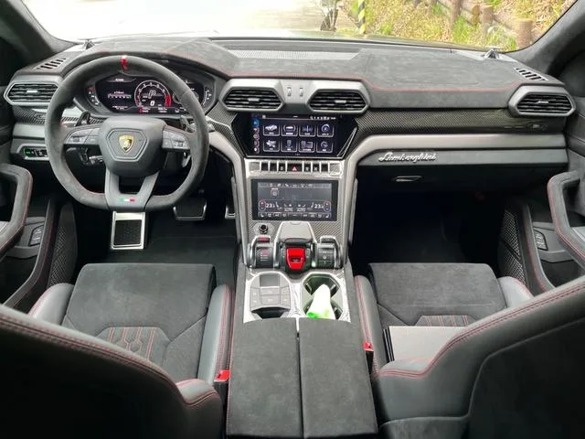 Lamborghini Urus PERFORMANTE 2025 — миниатюра 3