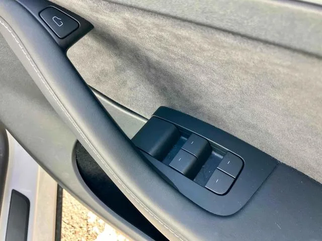 Tesla Model Y 2024 — миниатюра 3