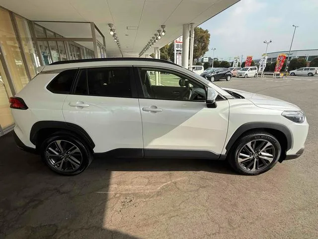 Toyota CorollaCross HYBRID Z 2024 — миниатюра 3