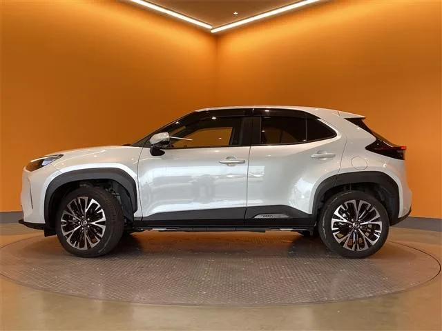 Toyota YARIS CROSS HYBRID Z 2024 — миниатюра 3
