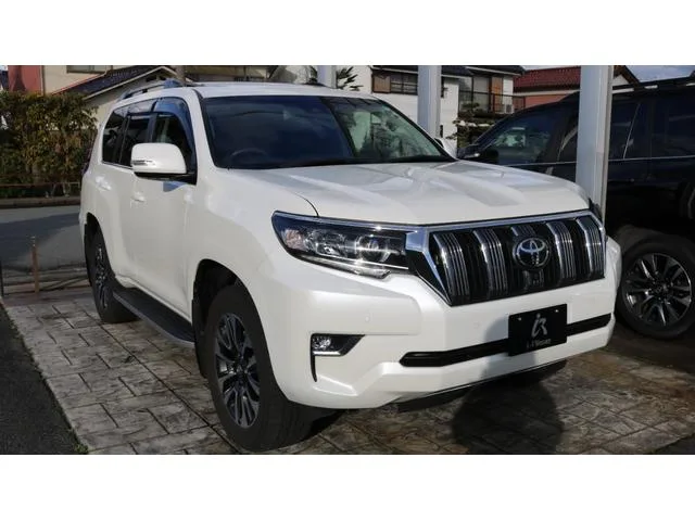 Toyota Land Cruiser Prado TZ-G 2022 — фото 1, купить с доставкой в Москву