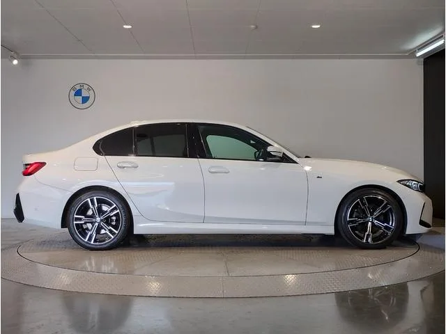 BMW 3 Series 320i M-SPORT 2023 — миниатюра 2