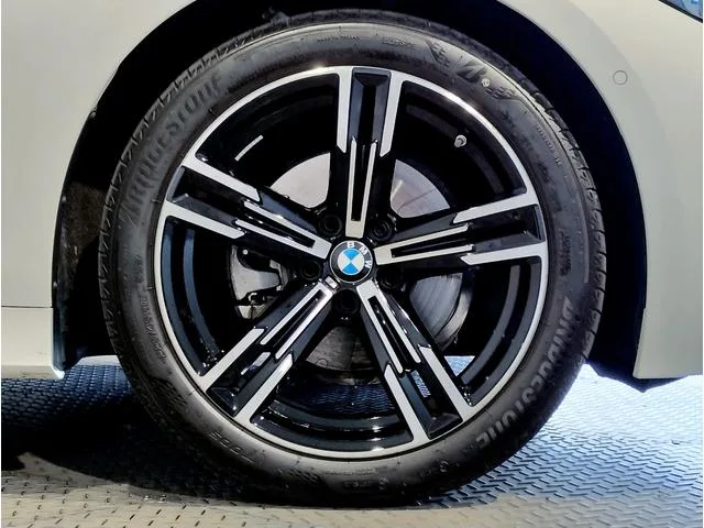 BMW 3 Series 320i M-SPORT 2025 — миниатюра 4