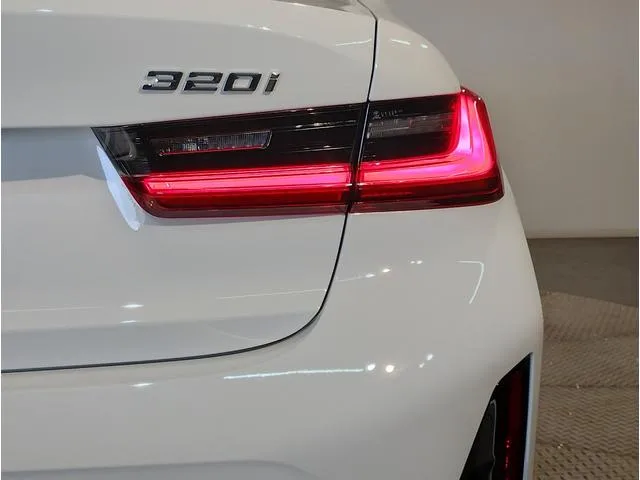 BMW 3 Series 320i M-SPORT 2025 — миниатюра 5