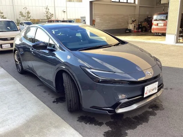 Toyota Prius Z 2023 — миниатюра 5
