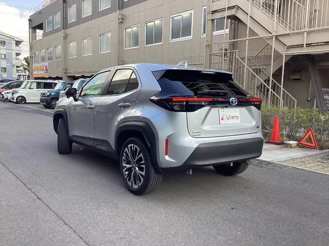 Toyota YARIS CROSS HYBRID Z 2023 — миниатюра 5