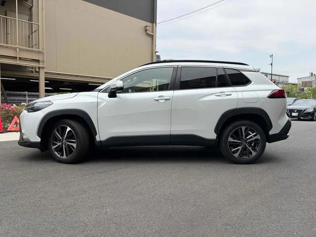 Toyota CorollaCross HYBRID Z 2022 — миниатюра 3