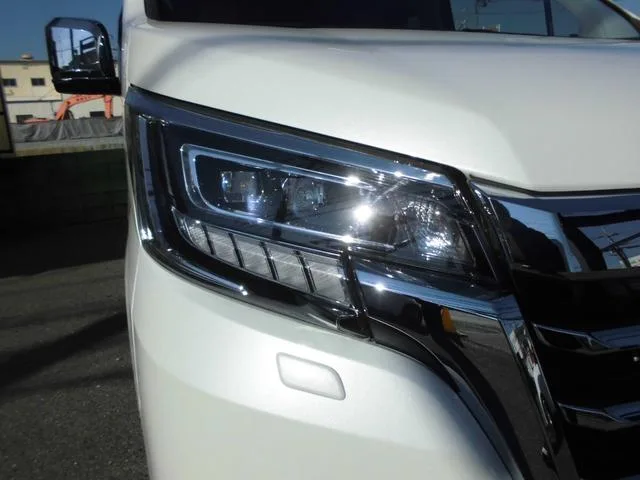 Toyota GRANACE G 2023 — миниатюра 5