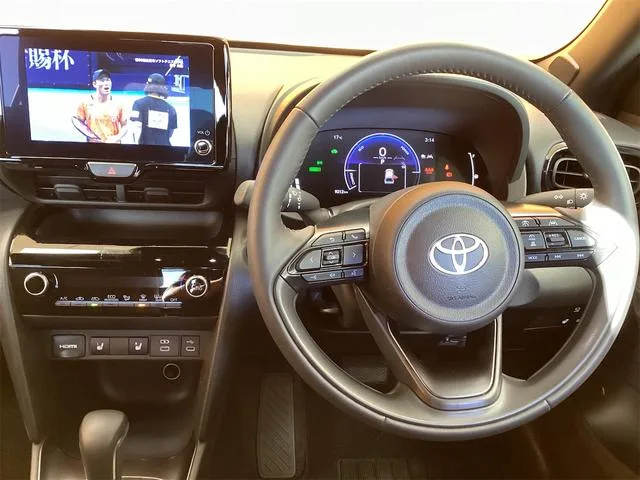 Toyota YARIS CROSS HYBRID Z 2025 — миниатюра 5