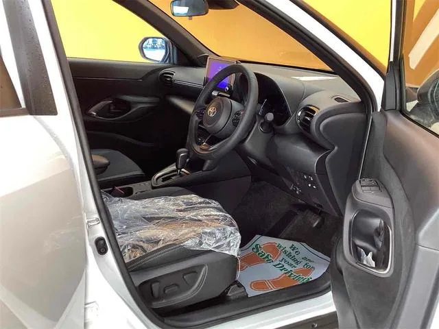 Toyota YARIS CROSS Z 2024 — миниатюра 3