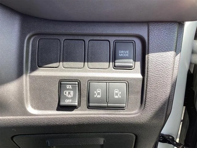 Nissan SERENA E-POWER HIGHWAY STAR V 2022 — миниатюра 3