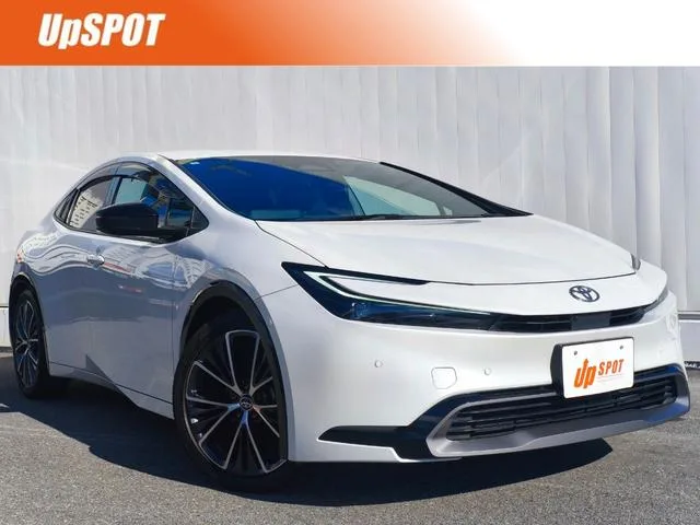 Toyota Prius Z 2023 — фото 1, купить с доставкой в Москву