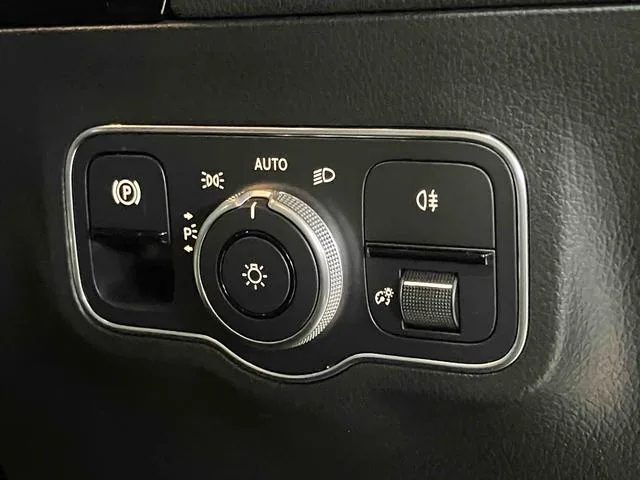Mercedes-Benz EQA EQA250+ AMG LEATHER EXCLUSIVE PACKAGE 2024 — миниатюра 2