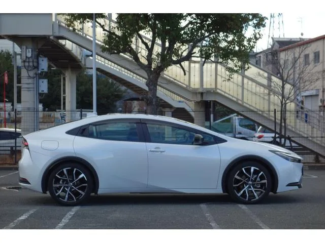 Toyota Prius G 2025 — миниатюра 2
