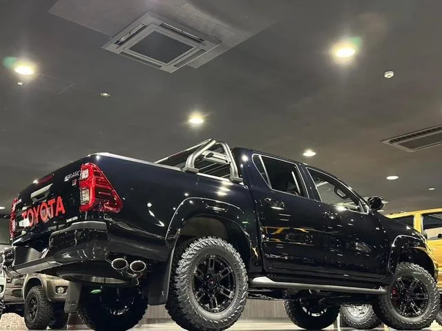 Toyota Hilux Z GR SPORT 2023 — миниатюра 3