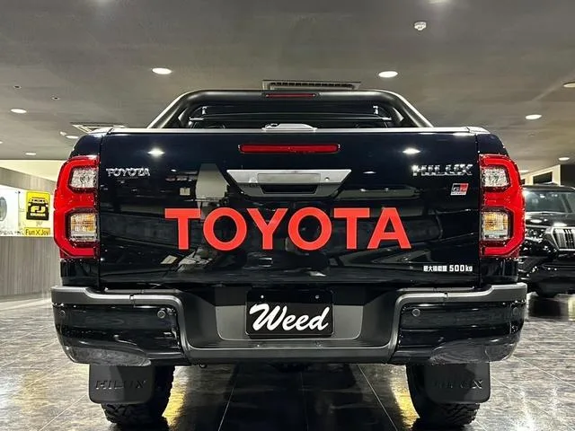 Toyota Hilux Z GR SPORT 2023 — миниатюра 5
