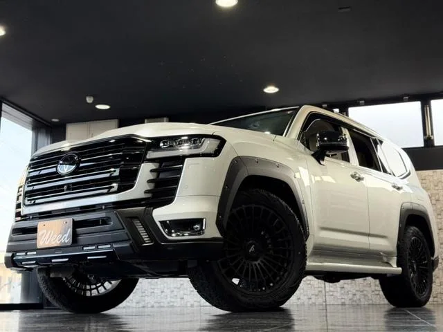 Toyota Land Cruiser ZX 2023 — фото 1, купить с доставкой в Москву