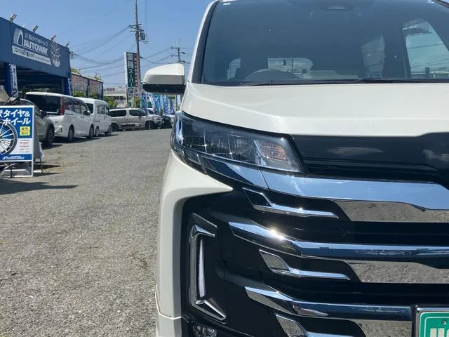 Toyota NOAH HYBRID S-Z 2023 — миниатюра 3