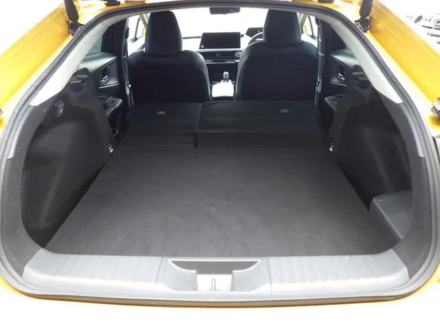 Toyota Prius Z 2023 — миниатюра 3