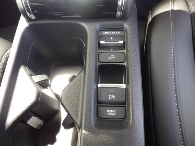 Honda VEZEL E:HEV Z 2026 — миниатюра 5