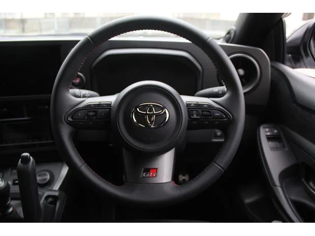 Toyota GR YARIS RZ HIGH PERFORMANCE 2025 — миниатюра 3