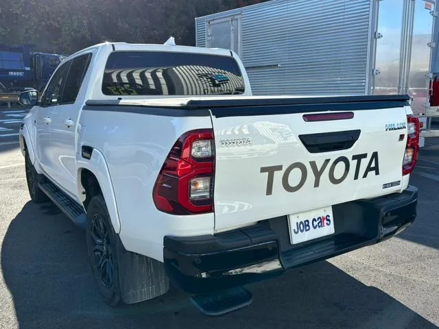 Toyota Hilux Z GR SPORT 2023 — миниатюра 3