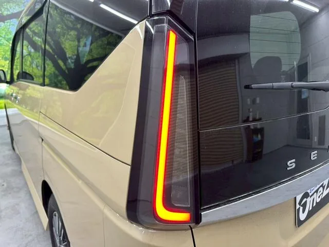 Nissan SERENA E-POWER HIGHWAY STAR V 2023 — миниатюра 4