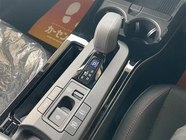 Toyota Prius Z 2024 — миниатюра 3