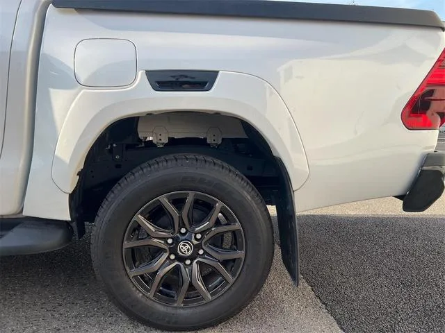 Toyota Hilux Z GR SPORT 2023 — миниатюра 5