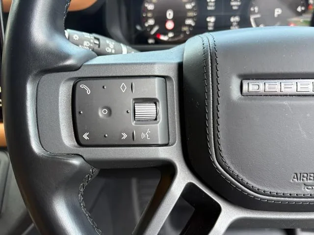 Land Rover Defender 110X D300 2022 — миниатюра 4