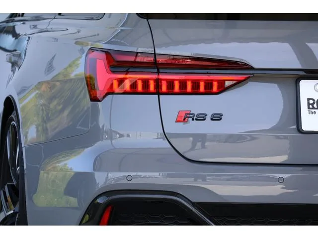 Audi RS6 AVANT PERFORMANCE BASE GRADE 2022 — миниатюра 3