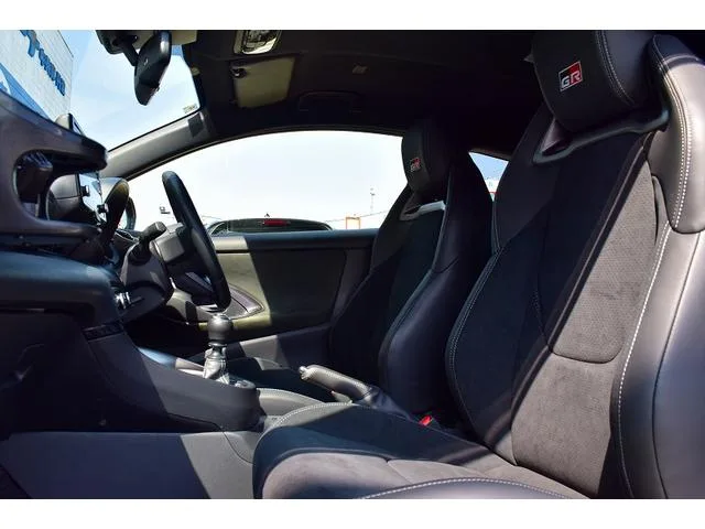 Toyota GR YARIS RZ HIGH PERFORMANCE 2024 — миниатюра 4