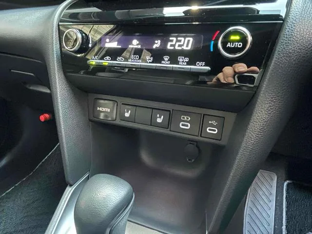 Toyota YARIS CROSS HYBRID Z 2024 — миниатюра 2